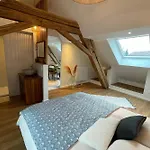 La Girouette - In The Heart Of A Apartment *