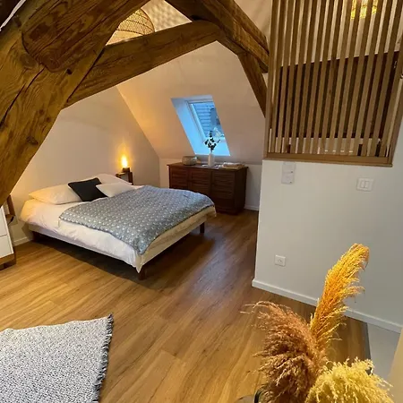 La Girouette - In The Heart Of A Apartment *
