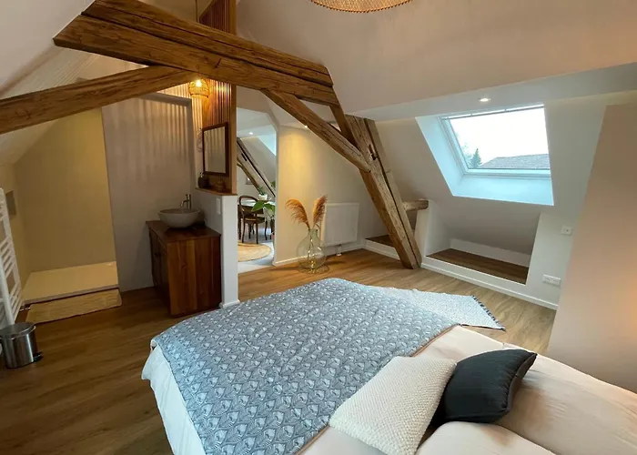 La Girouette - In The Heart Of A Apartman *